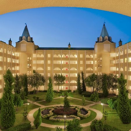 ホテル Pgs クレムリン パレス アンタルヤ エクステリア 写真 The hotel's courtyard