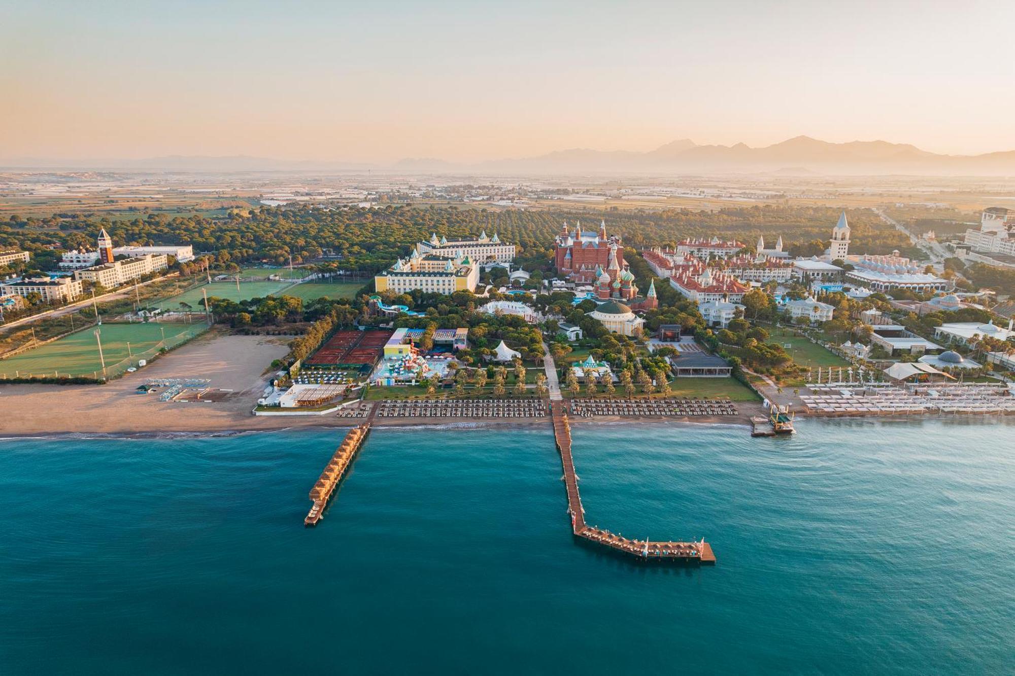ホテル Pgs クレムリン パレス アンタルヤ エクステリア 写真 Aerial view of the resort