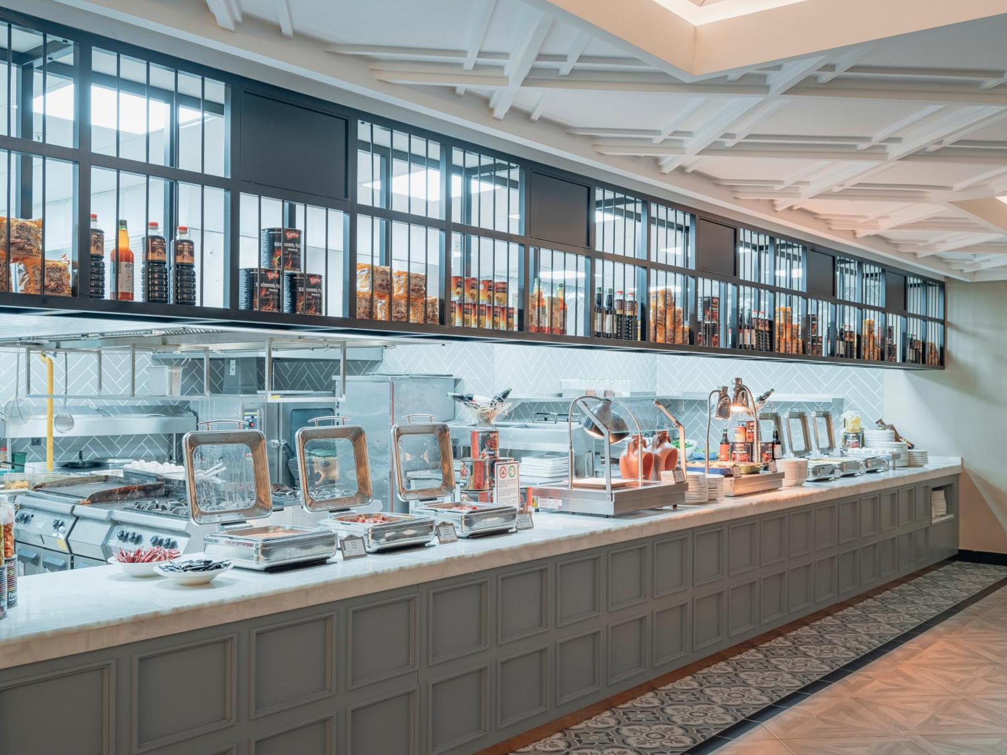 ホテル Pgs クレムリン パレス アンタルヤ エクステリア 写真 A buffet at a hotel