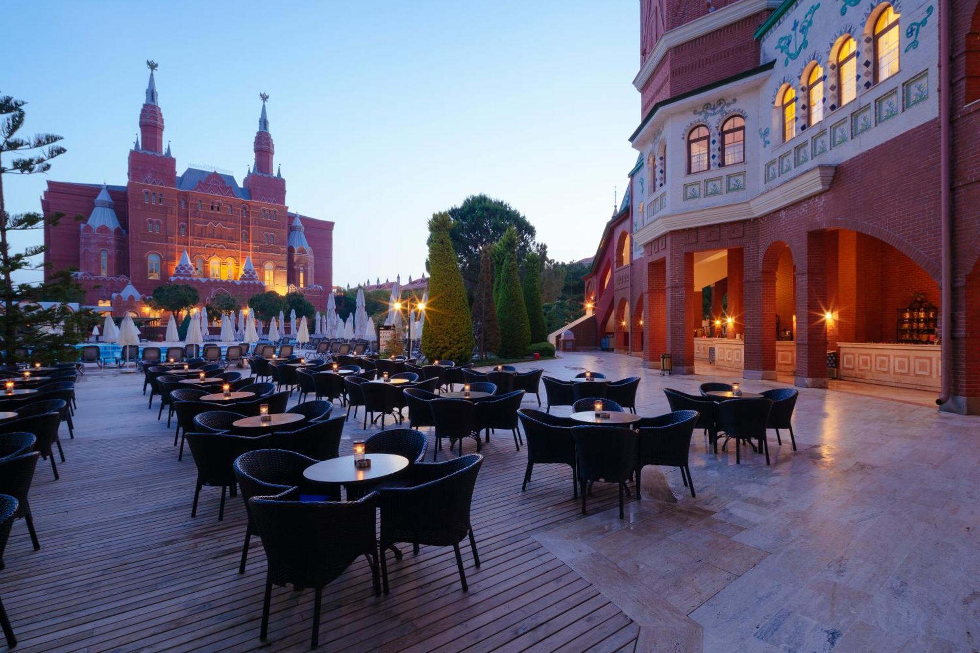 ホテル Pgs クレムリン パレス アンタルヤ エクステリア 写真 The terrace of the hotel