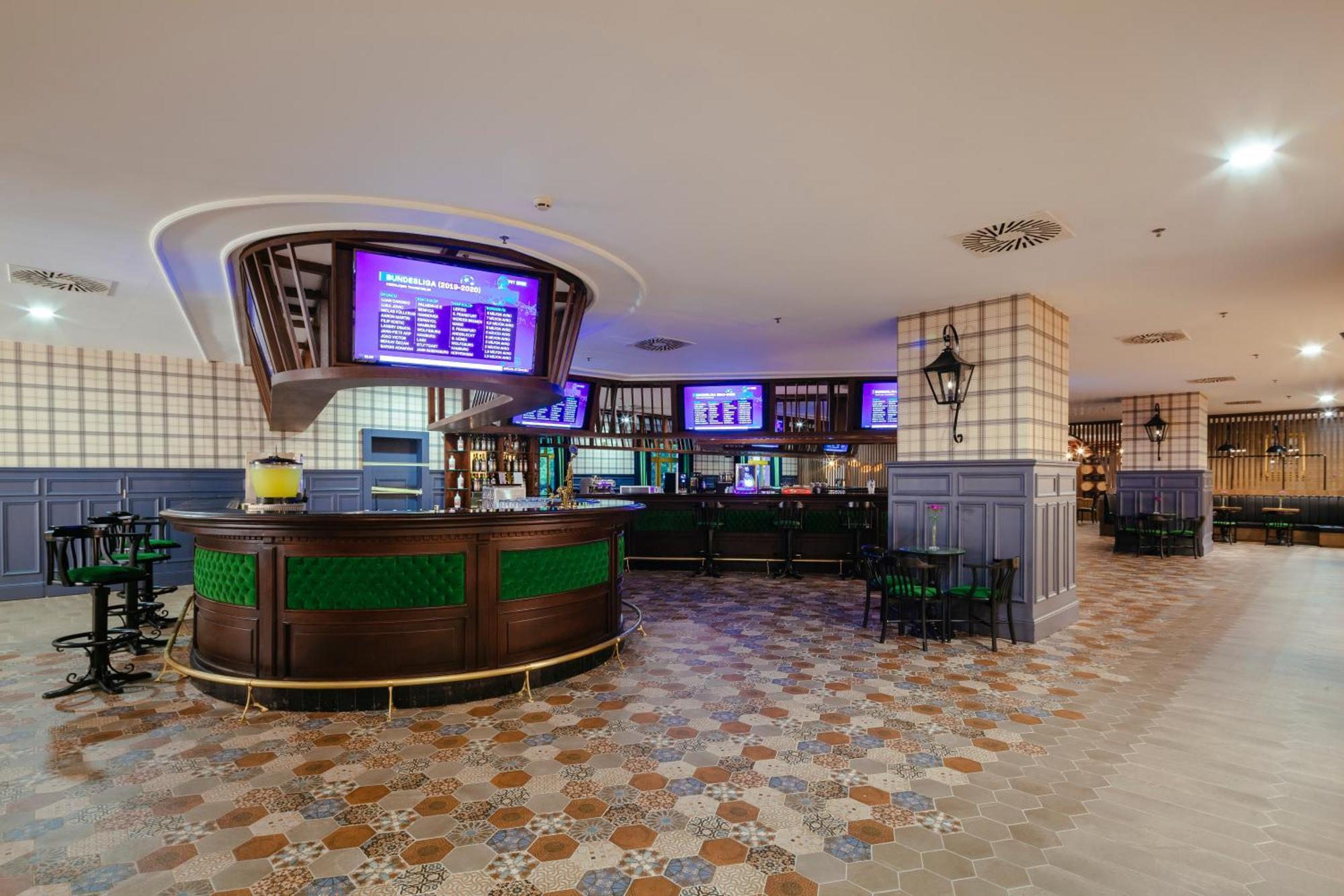 ホテル Pgs クレムリン パレス アンタルヤ エクステリア 写真 The bar at the hotel