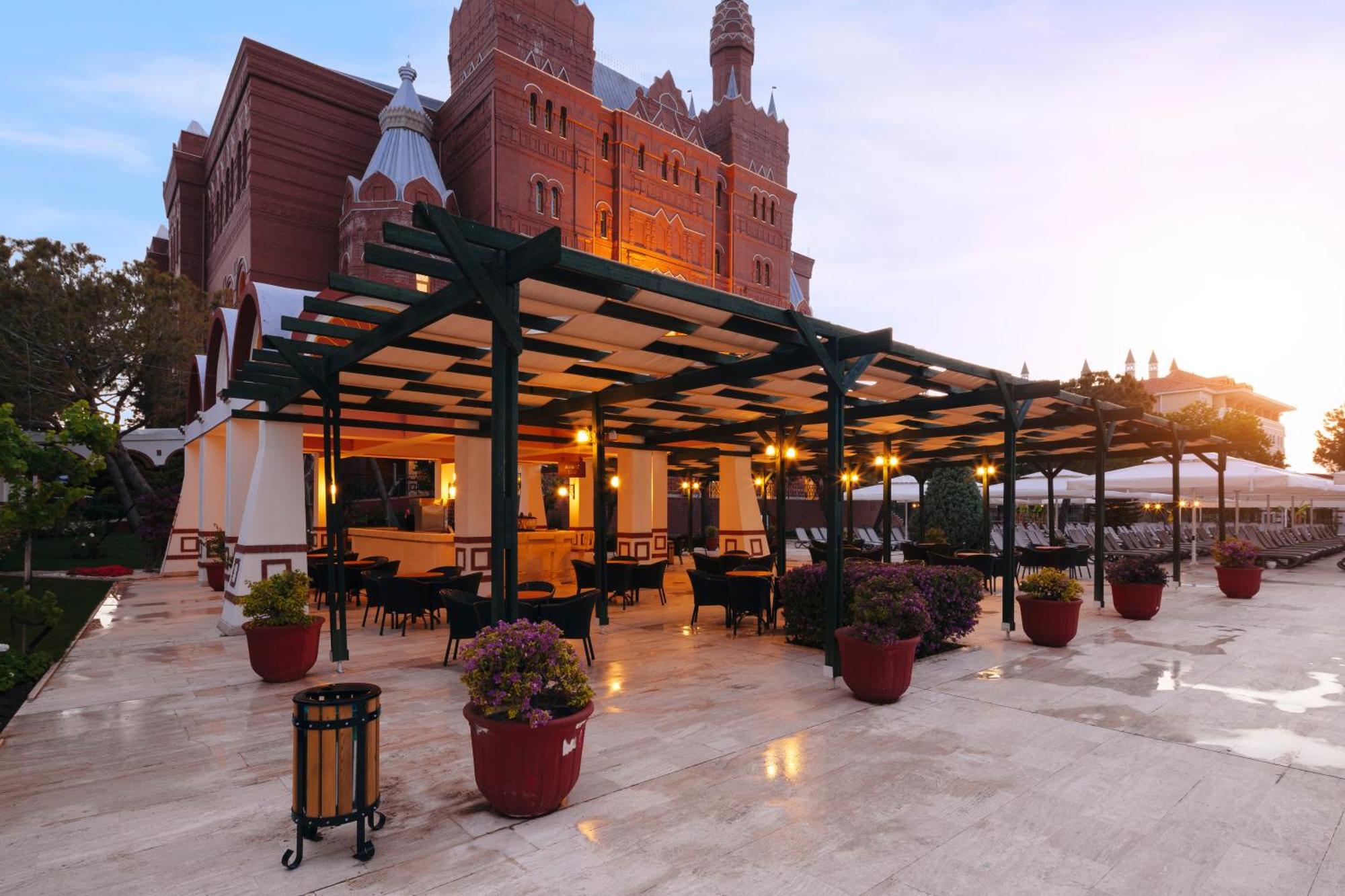 ホテル Pgs クレムリン パレス アンタルヤ エクステリア 写真 The hotel's terrace