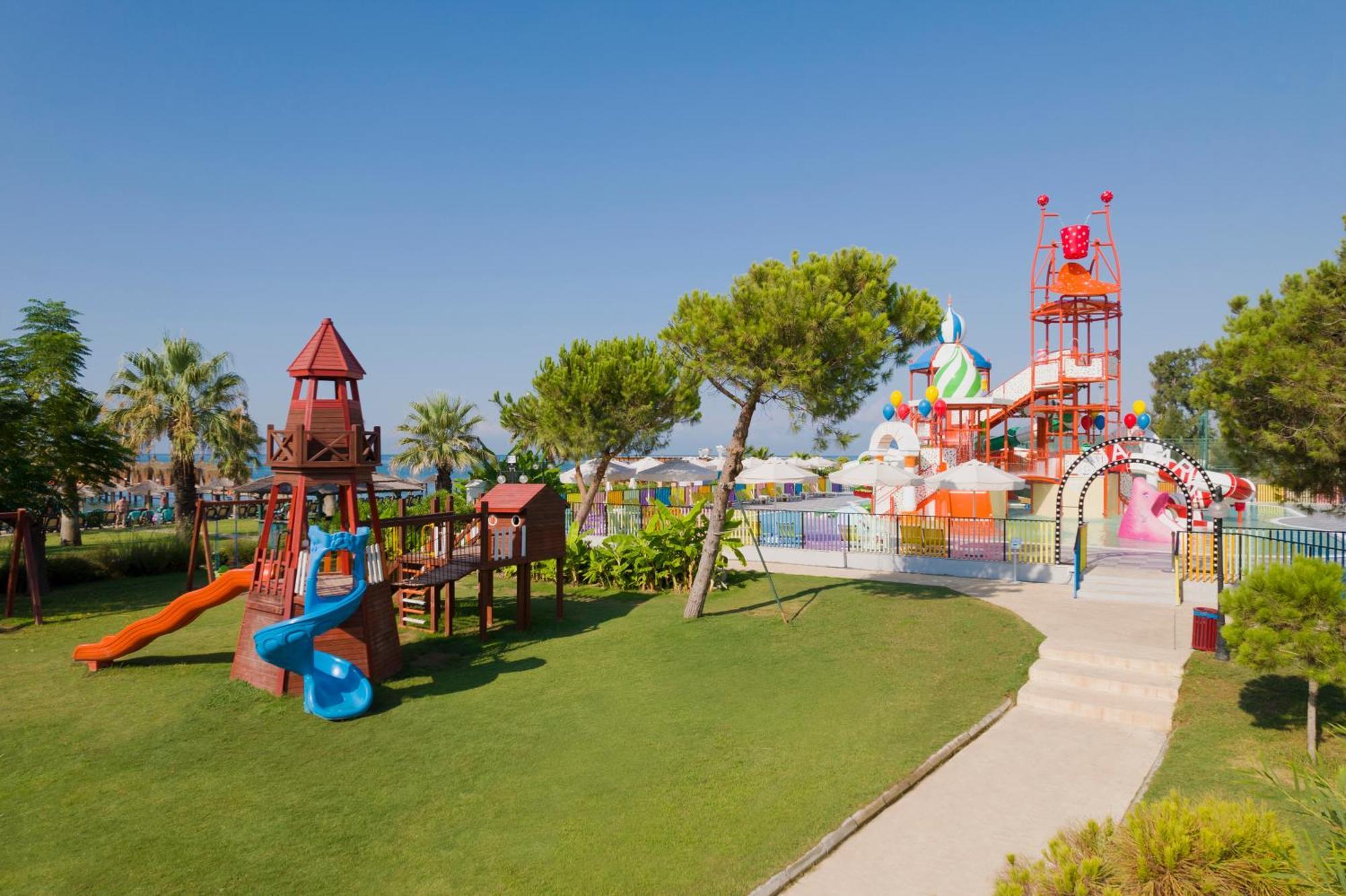 ホテル Pgs クレムリン パレス アンタルヤ エクステリア 写真 The water park